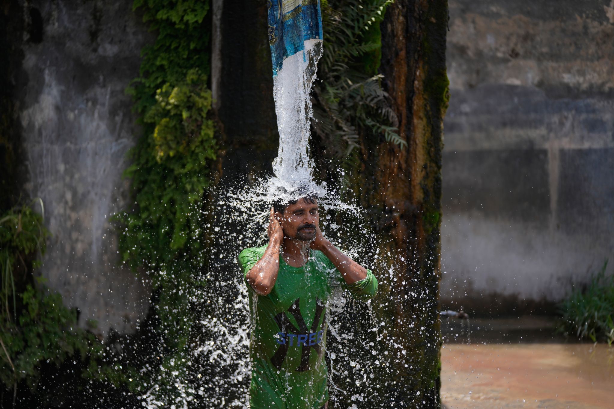 Photos show India sweltering under a severe heat wave