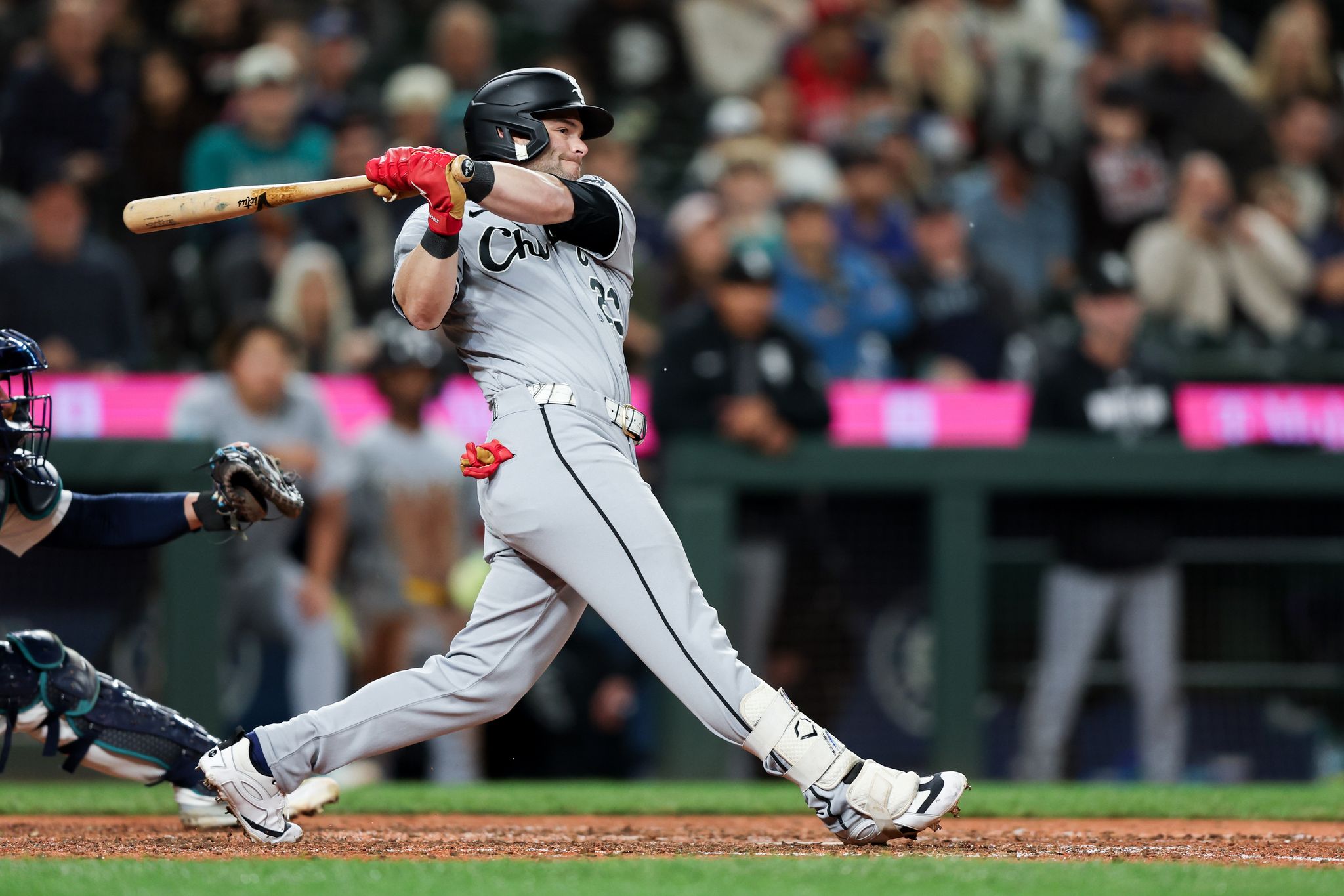 Sencillo de Benintendi en la 9na da a Medias Blancas victoria de 2-1 sobre Marineros