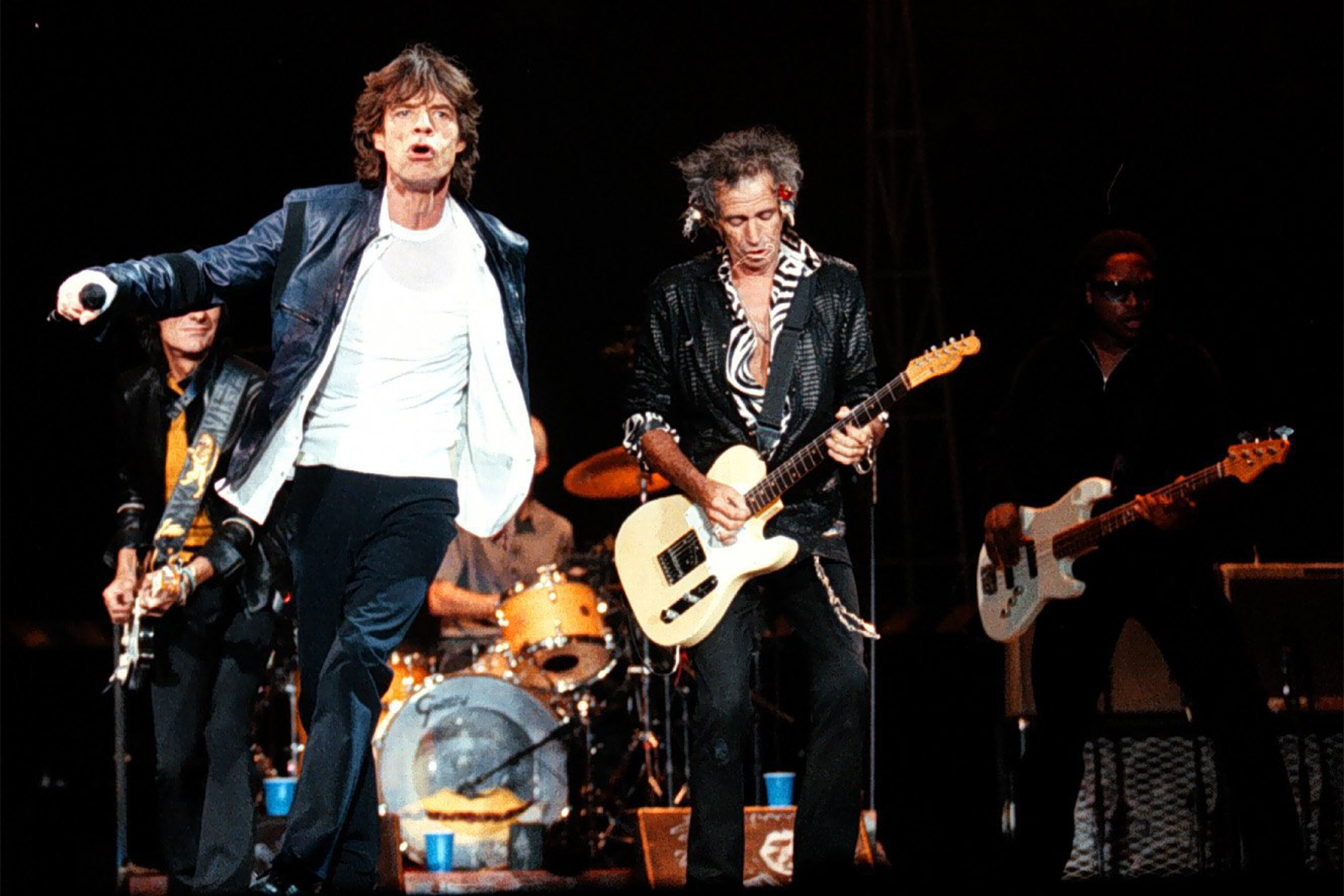 sfgate.com - Gabe Lehman - Left for dead, Oakland Arena has become a pop music mecca