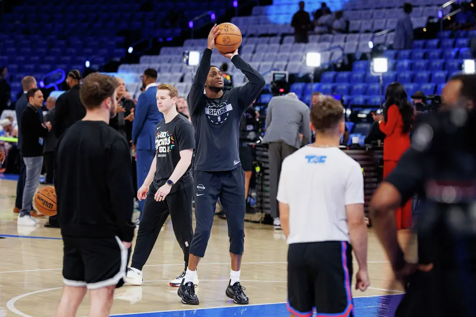 San Antonio Spurs guard De'Aaron Fox warms up before Game 2 of the Western Conference Finals at Paycom Center in Oklahoma City, Wednesday, May 20, 2026. Fox was ruled out after going through pre-game warmups due to a right ankle sprain.