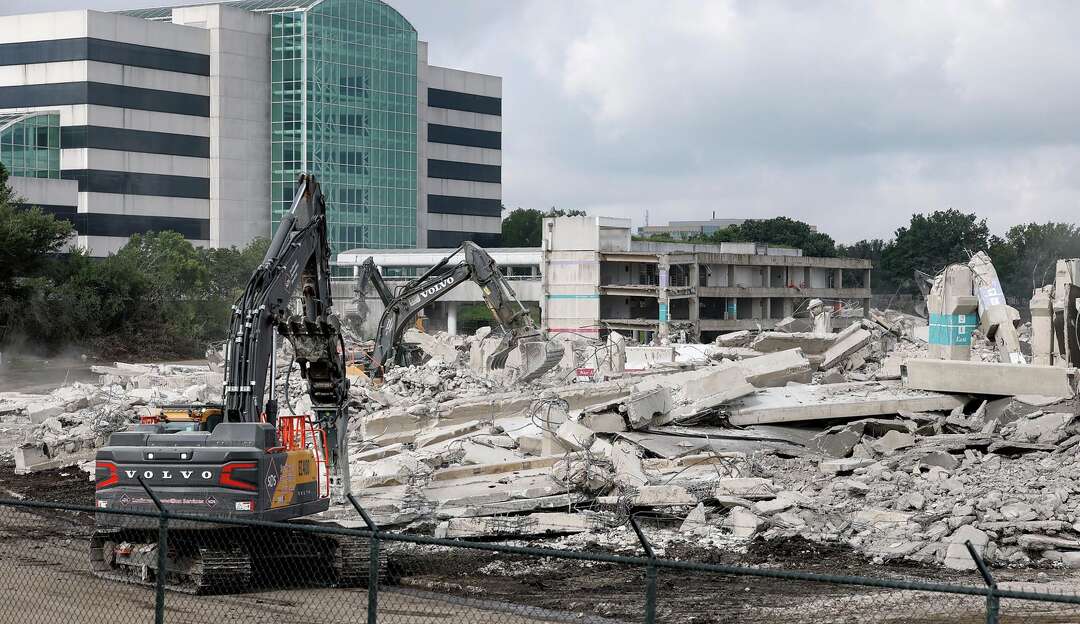 Demolition starts for AT&T's new billion-dollar Plano campus