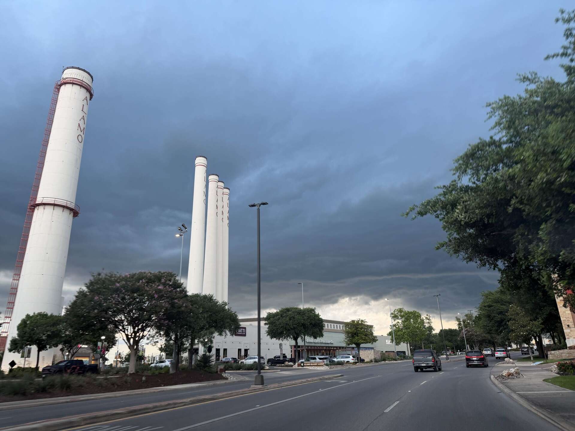 Flash flood warning triggers emergency alerts in San Antonio