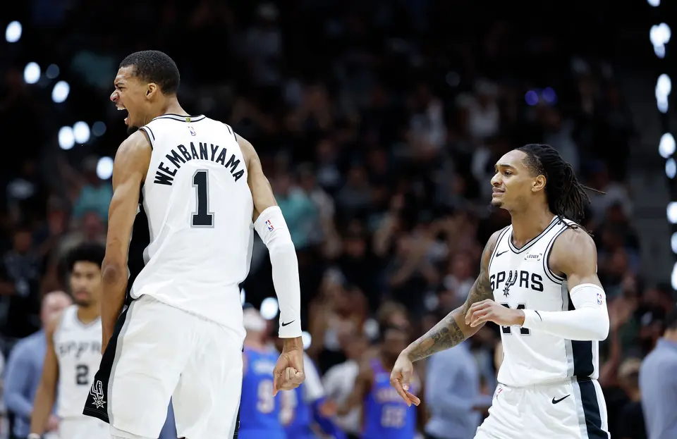 Victor Wembanyama nailed a 3-pointer from half-court as the Spurs headed into the tunnel at halftime leading the Thunder 50-38.