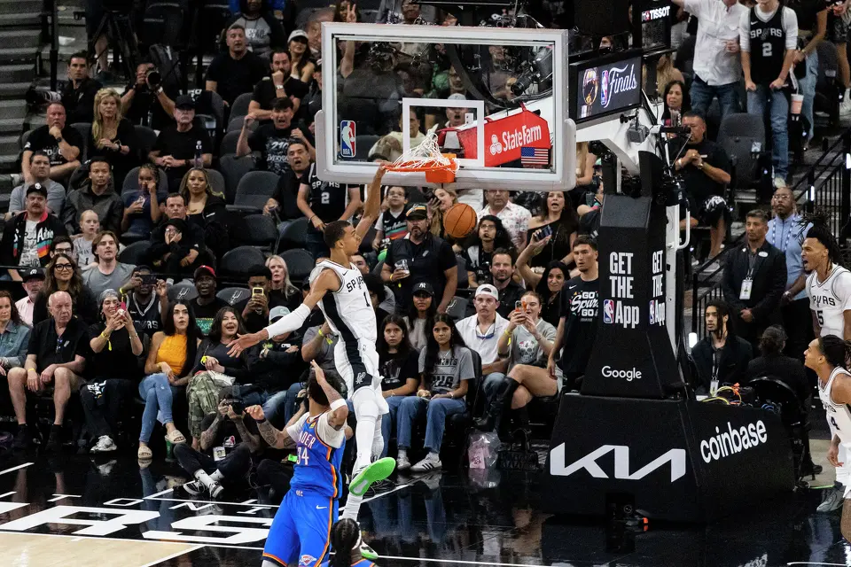 San Antonio Spurs center Victor Wembanyama (1) dunks the ball during Game 4 of the Western Conference Finals at Frost Bank Center in San Antonio on Sunday, May 24, 2026.