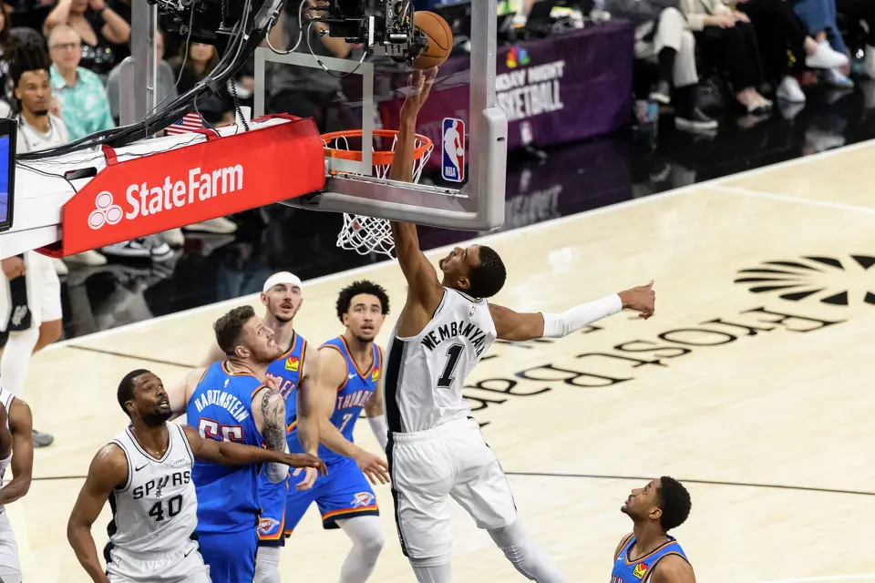 San Antonio Spurs center Victor Wembanyama (1) reaches for the ball during Game 4 of the Western Conference Finals at Frost Bank Center in San Antonio on Sunday, May 24, 2026.