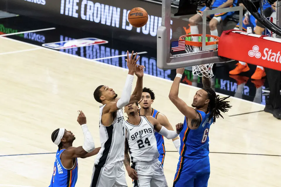 San Antonio Spurs center Victor Wembanyama (1) reaches for the ball during Game 4 of the Western Conference Finals at Frost Bank Center in San Antonio on Sunday, May 24, 2026.