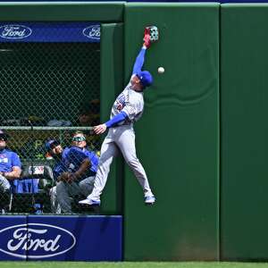 Henry Davis slugs late go-ahead homer as Pirates send Cubs to a 9th straight loss in 2-1 victory