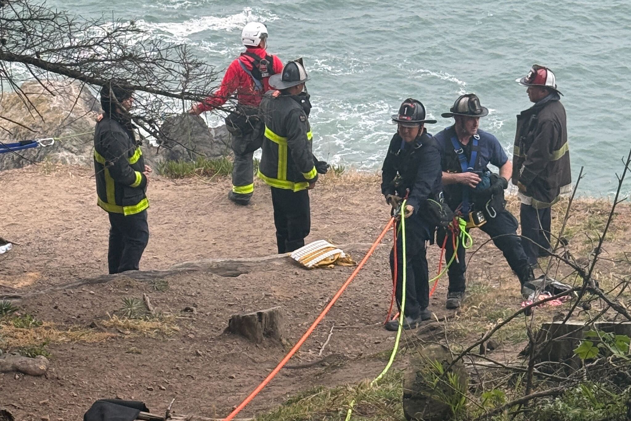 Individual hospitalized after 100-foot fall from San Francisco cliff