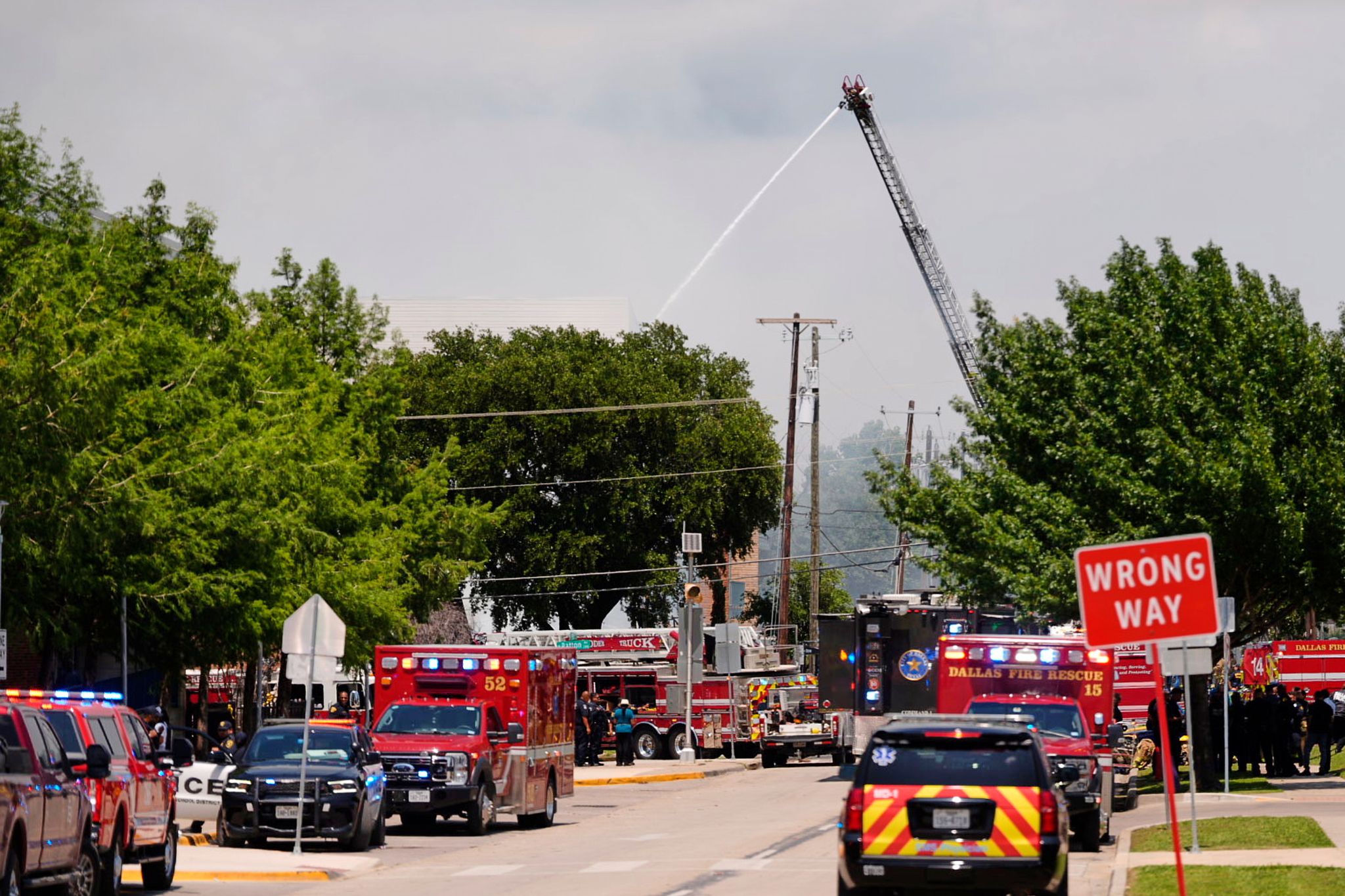 Explosion and fire at a Dallas apartment building kills at least 3 ...