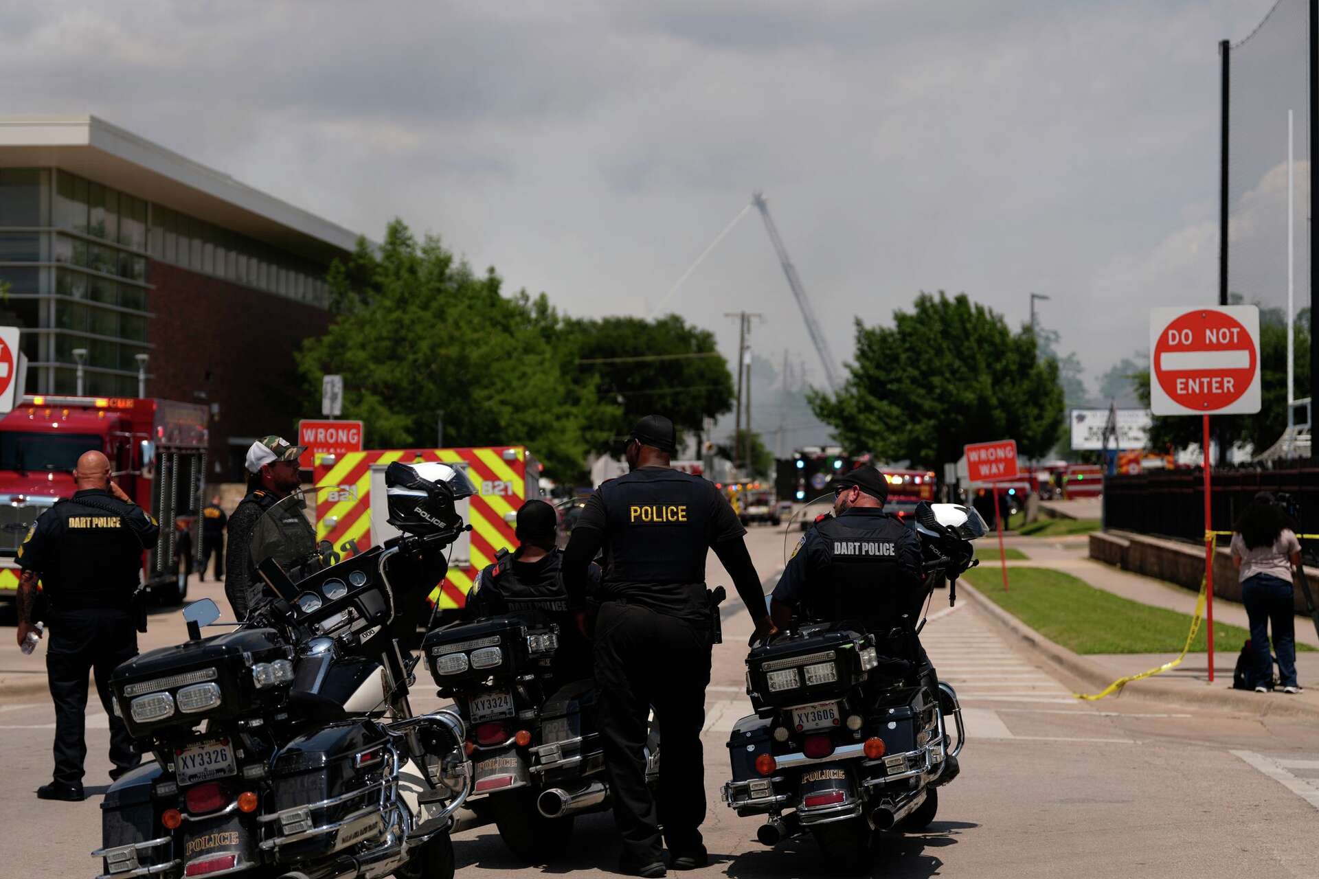 Explosion and fire at a Dallas apartment building kills at least 3 ...