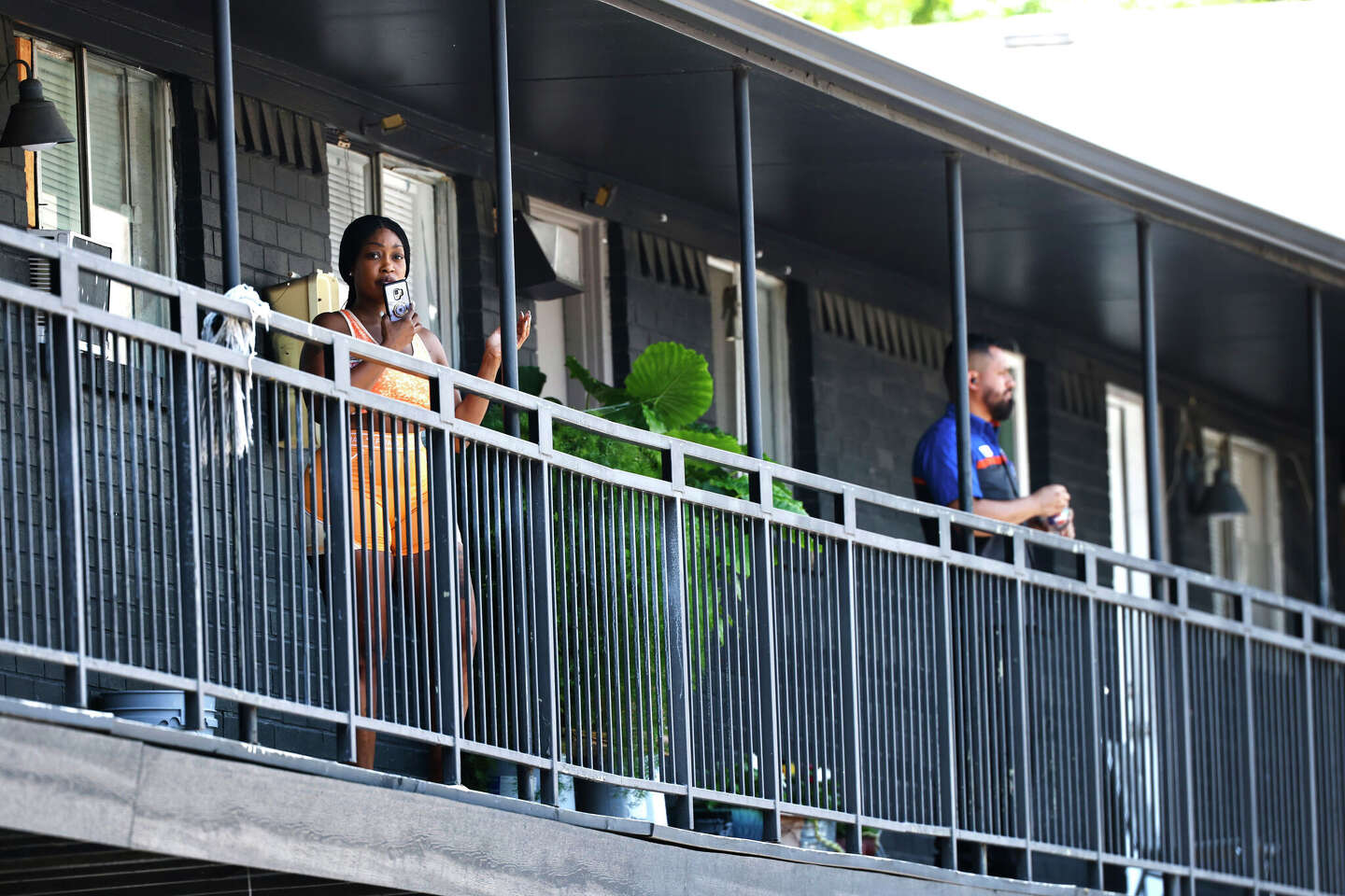 What to know: Fatal Oak Cliff apartment complex fire, explosion