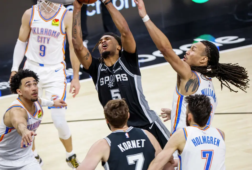 San Antonio Spurs guard Stephon Castle (5) shoots the ball during Game 6 of the Western Conference Finals at Frost Bank Center in San Antonio, Thursday, May 28, 2026.