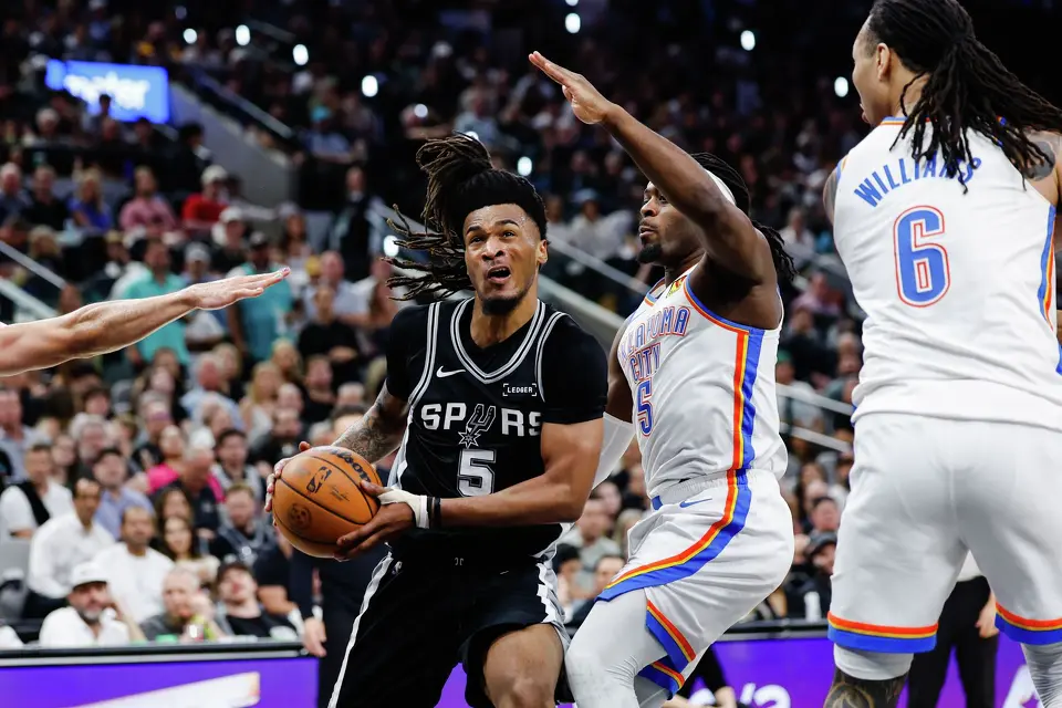 San Antonio Spurs guard Stephon Castle (5) handles the balls during Game 6 of the Western Conference Finals at Frost Bank Center in San Antonio, Thursday, May 28, 2026.