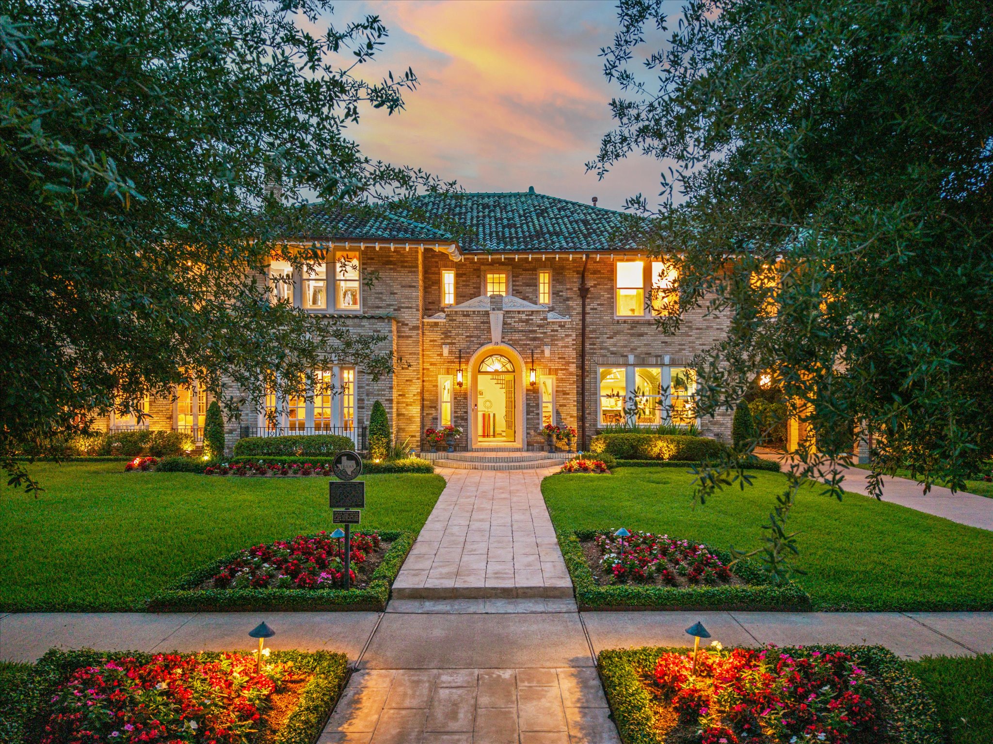 chron.com - Allyson Ackerman - Oil barons once ruled here-now this rare Houston mansion hits market