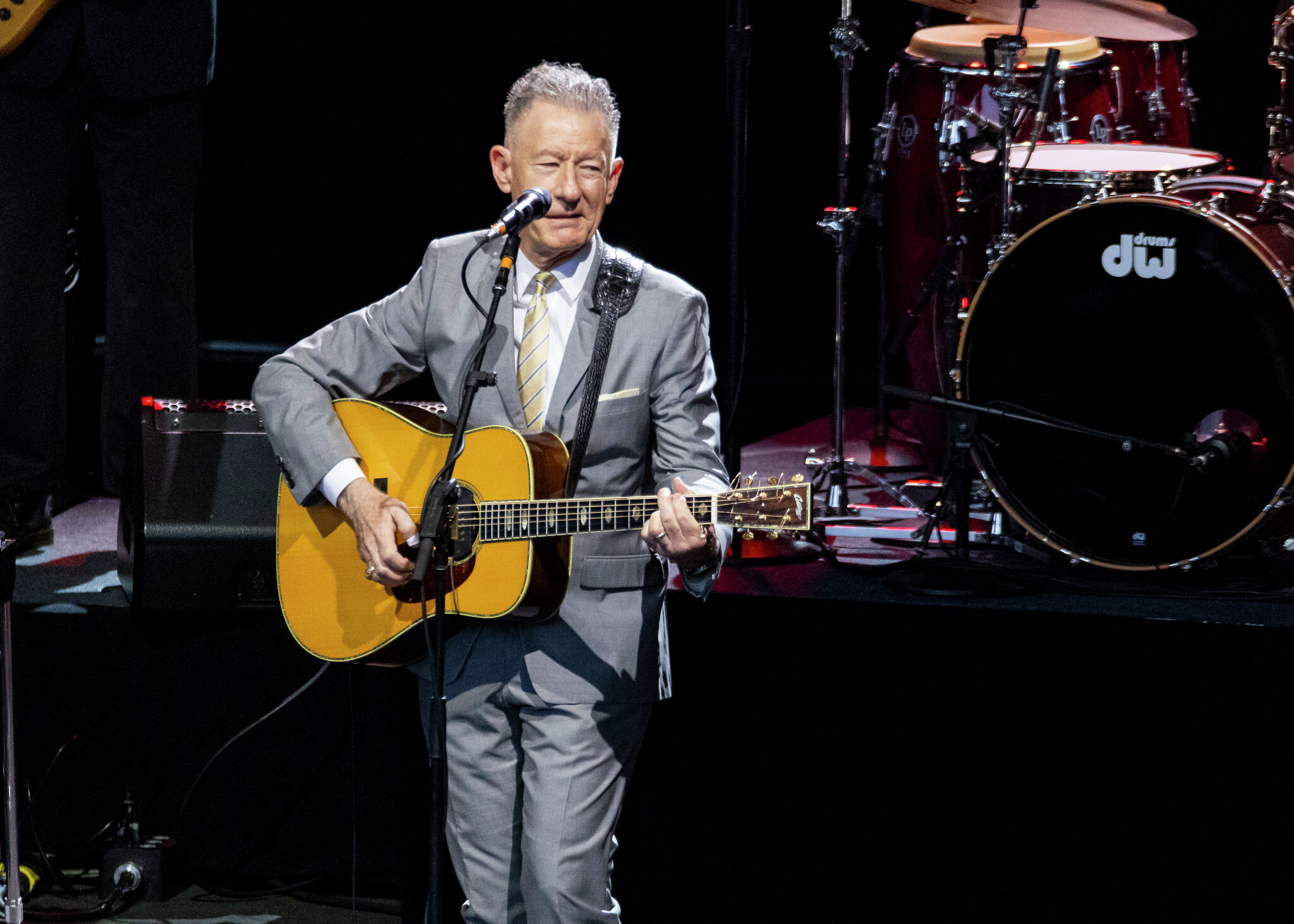 Houstonian Lyle Lovett brings his hometown journey to Jones Hall