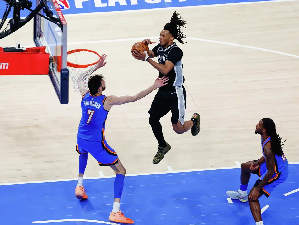 San Antonio Spurs guard Stephon Castle (5) jumps up for a shot during Game 7 of the Western Conference finals at Paycom Center in Oklahoma City, on Saturday, May 30, 2026.