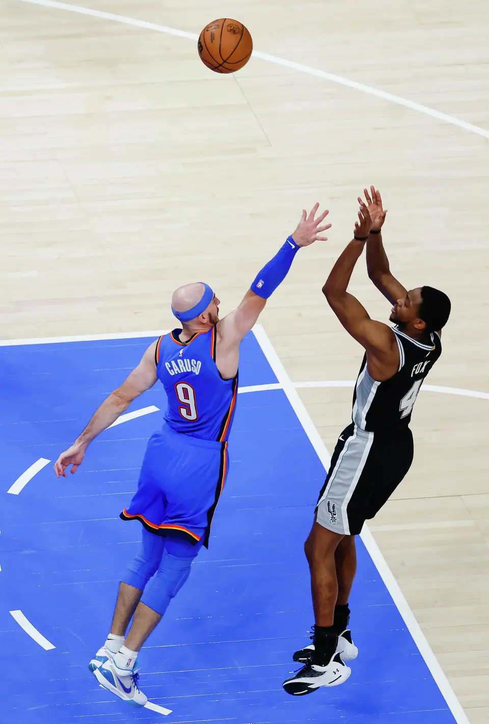 San Antonio Spurs guard De'Aaron Fox (4) shoots the ball during Game 7 of the Western Conference finals at Paycom Center in Oklahoma City, on Saturday, May 30, 2026.