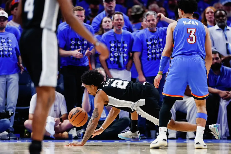 San Antonio Spurs guard Dylan Harper (2) reaches for the ball during the third quarter of Game 7 of the Western Conference Finals at Paycom Center in Oklahoma City, Saturday, May 30, 2026.