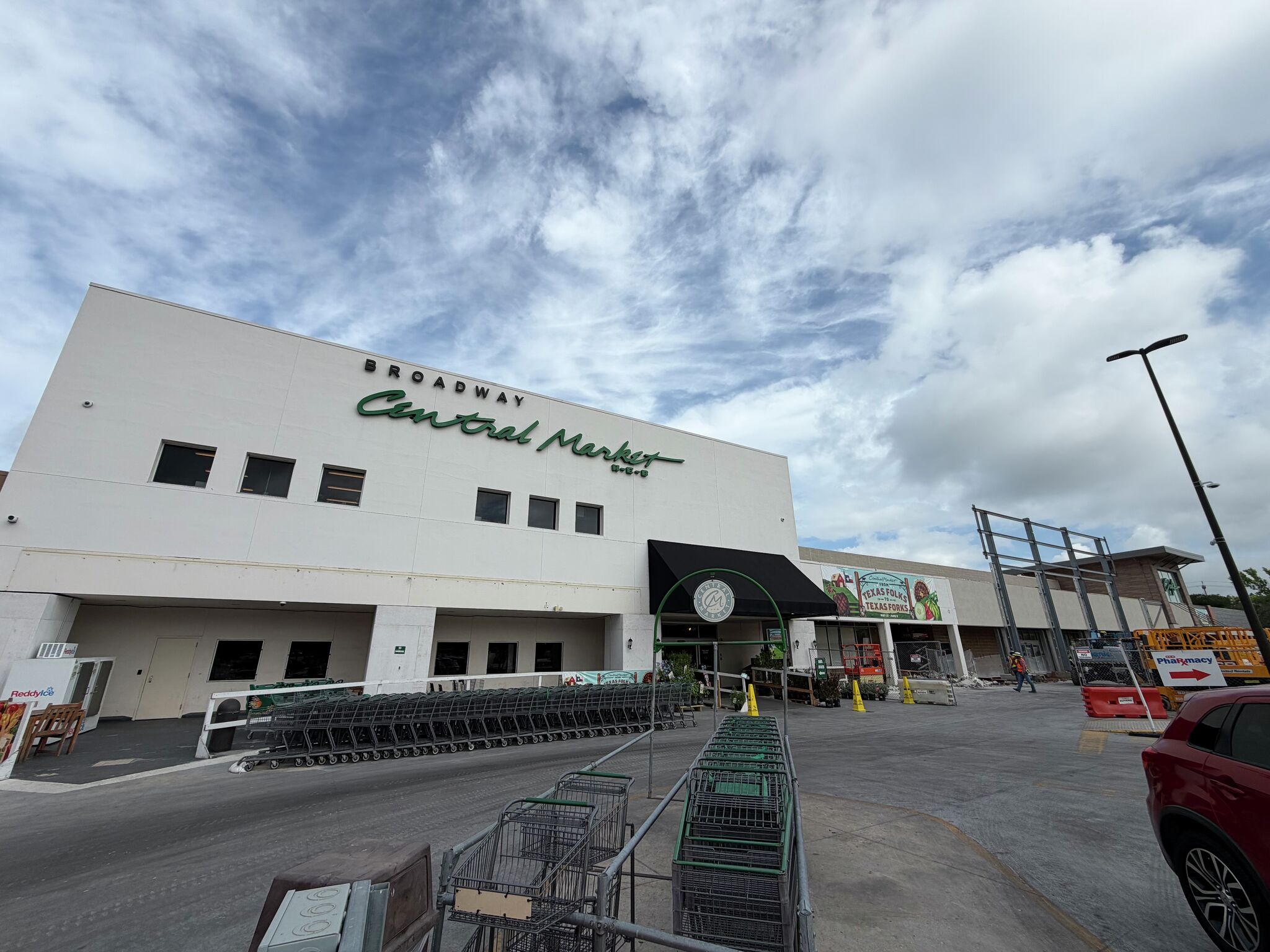 Central Market cafe reopens in San Antonio after renovation