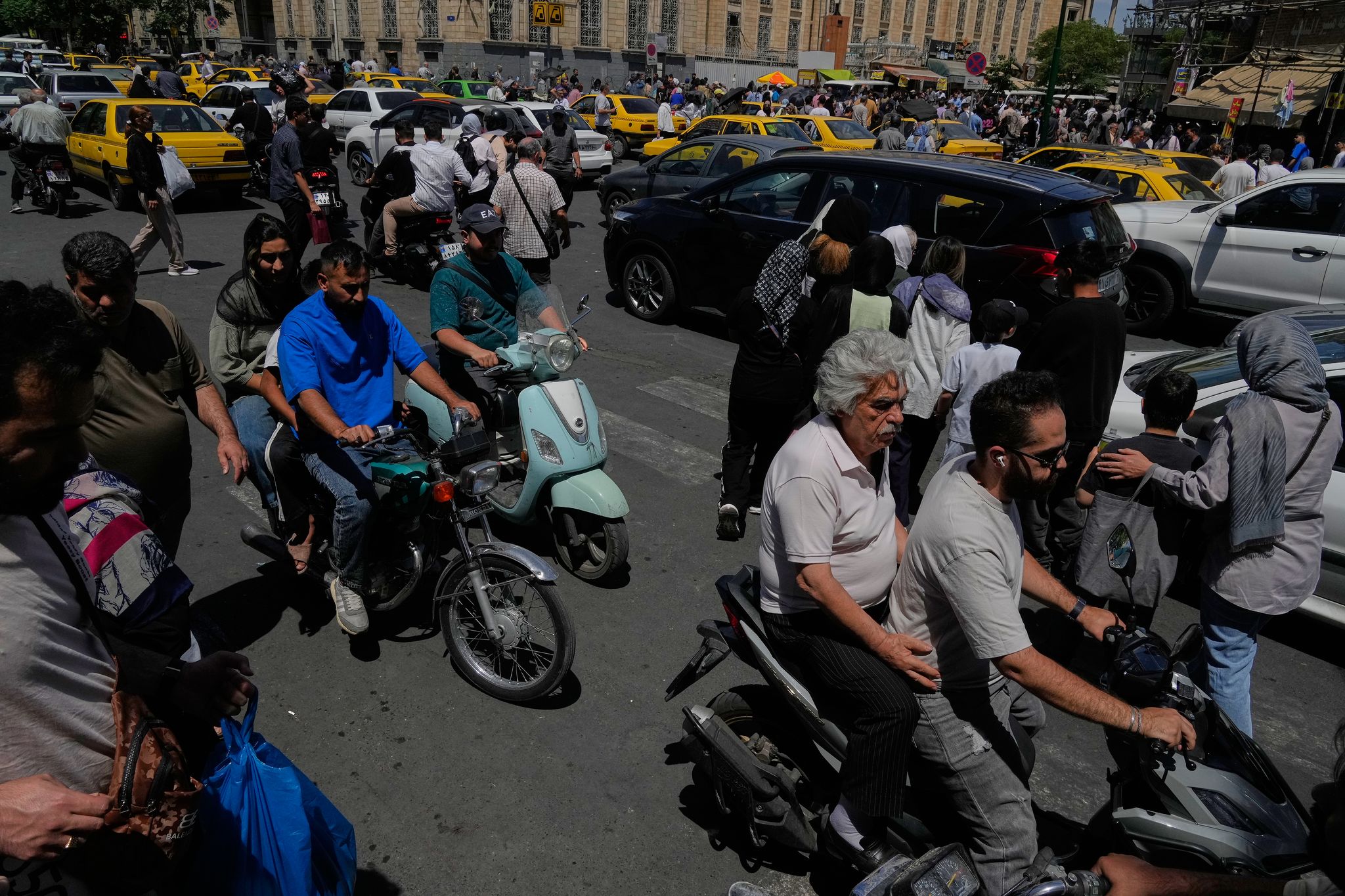 chron.com - JON GAMBRELL and NASSER KARIMI - Iran's inflation hits World War II levels, deepening economic pain