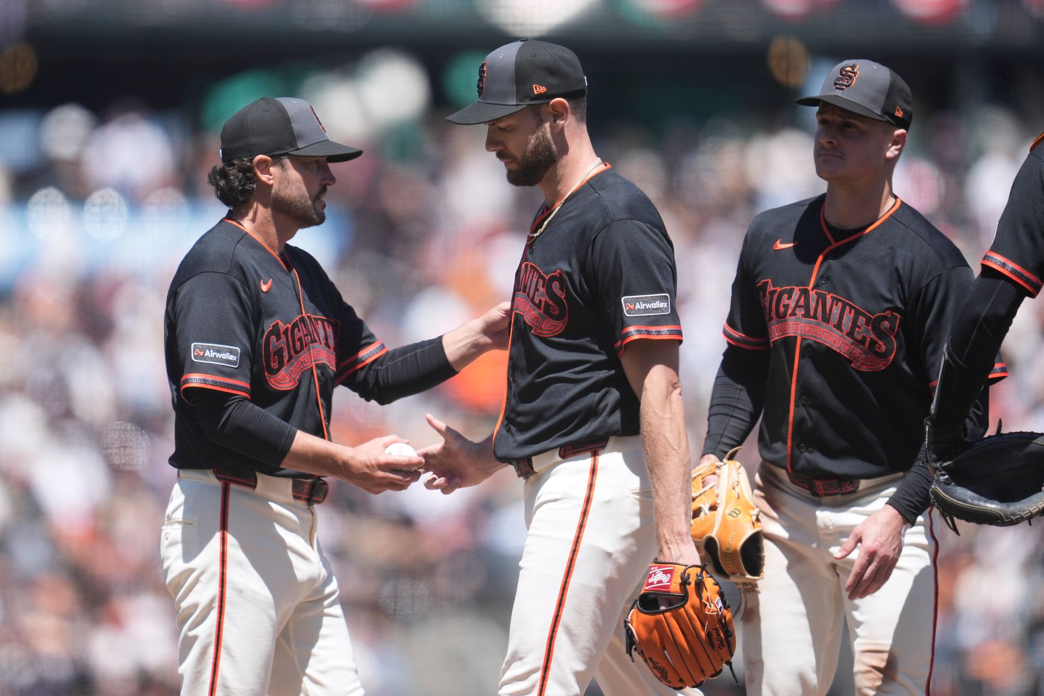 Giants move struggling starter Adrian Houser to bullpen