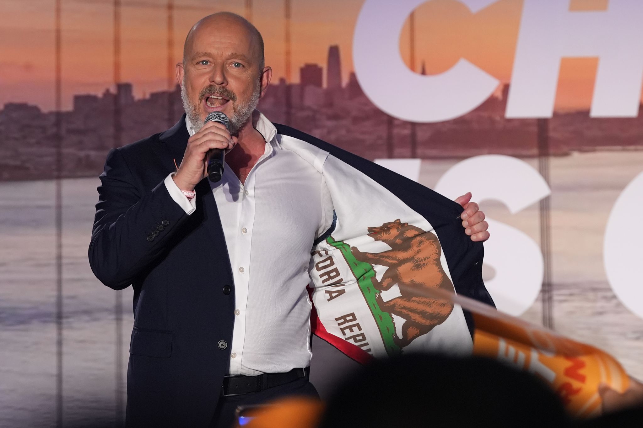 California governor's primary pitted experience against promises of change