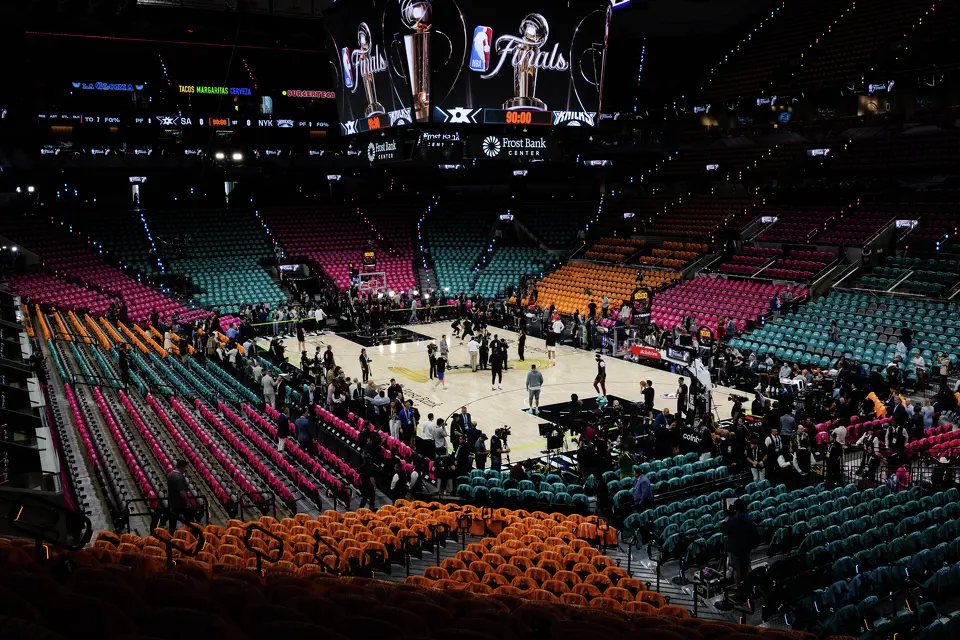 The Spurs and the Knicks warm up before Game 1 of the NBA Finals at Frost Bank Center in San Antonio, Wednesday, June 3, 2026.