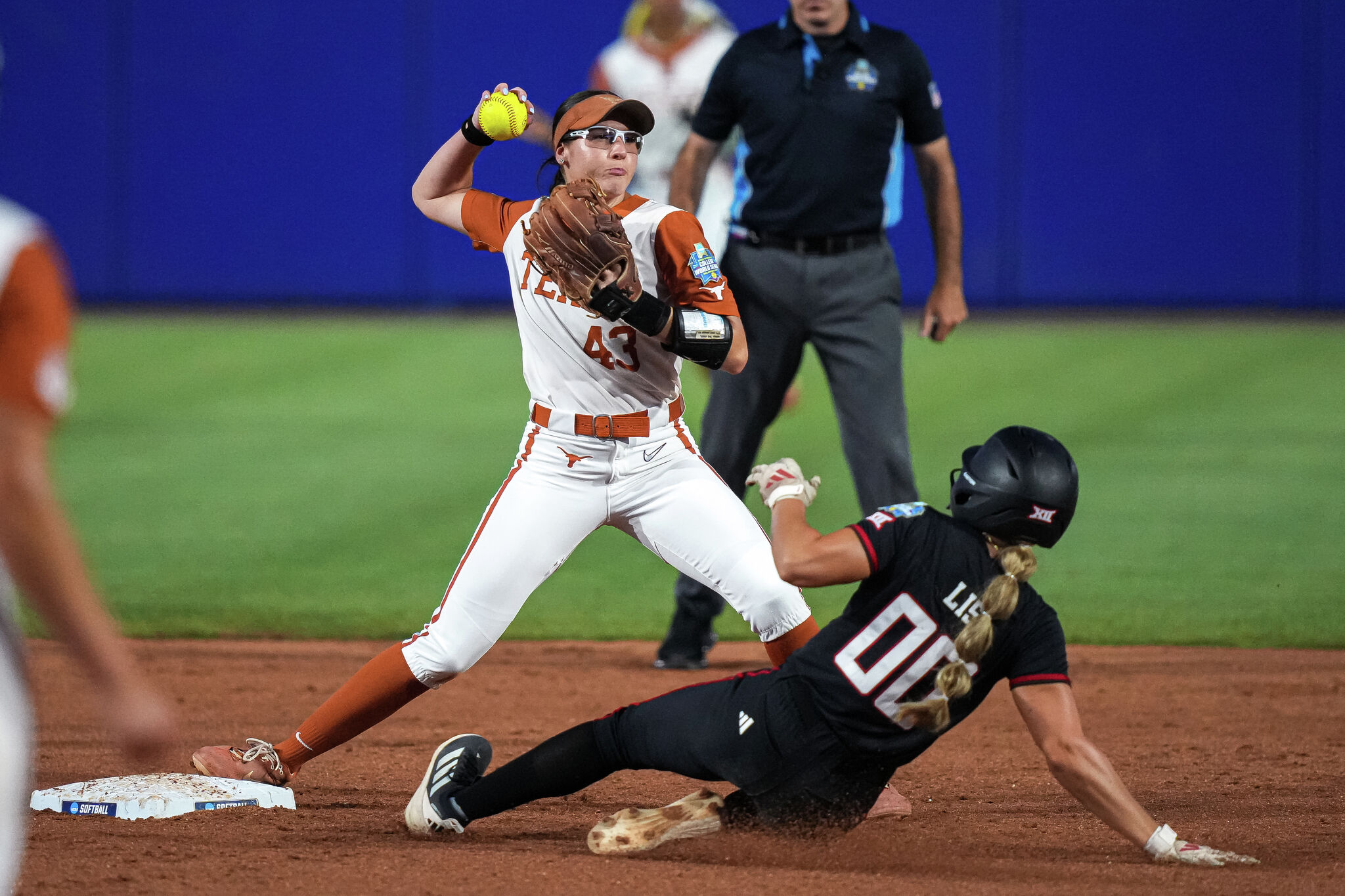 Womens College World Series Texas Softball Vs Texas Tech Finals Set 