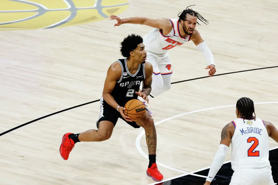 San Antonio Spurs guard Dylan Harper (2) looks up toward the basket during Game 1 of the NBA Finals against the New York Knicks at Frost Bank Center in San Antonio, on Wednesday, June 3, 2026.