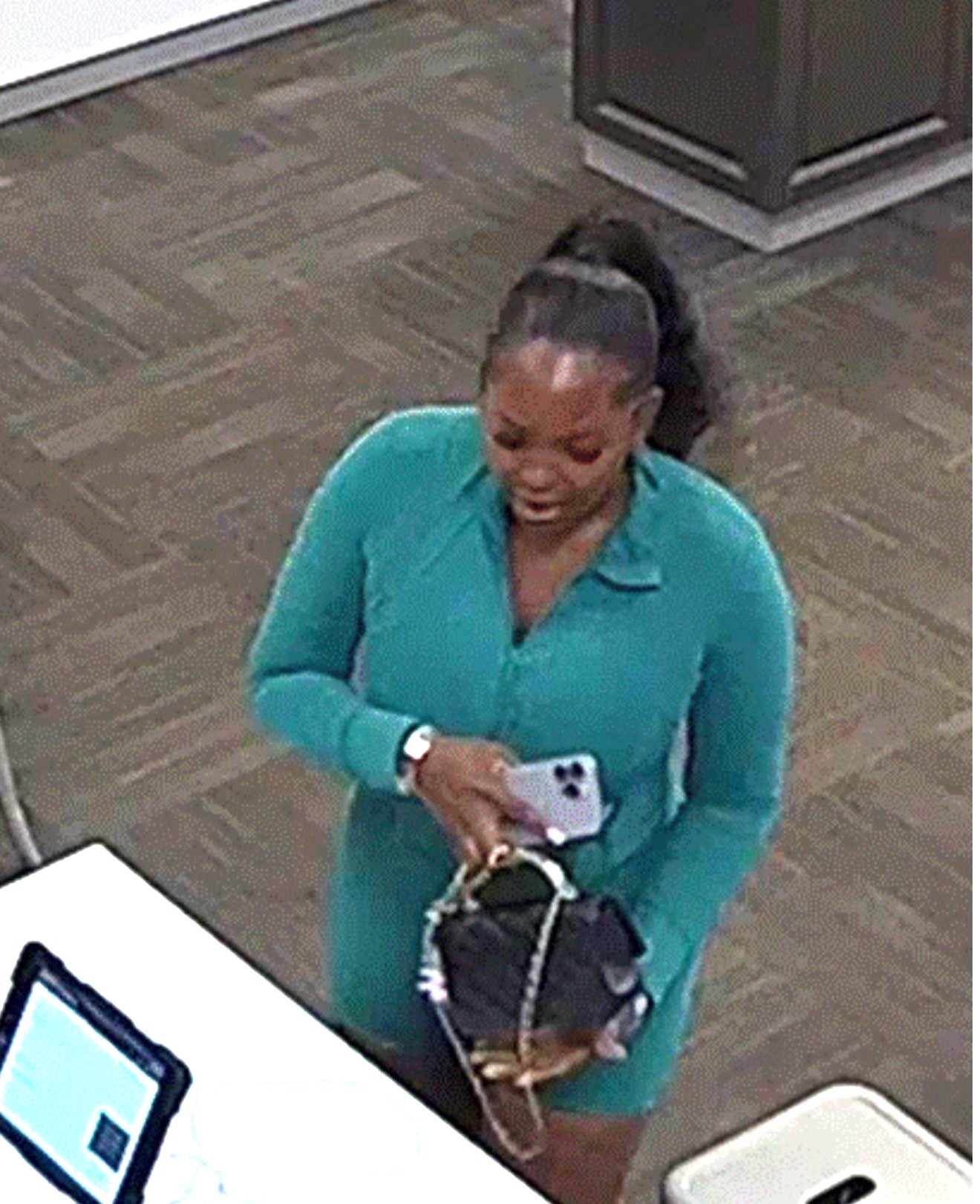 Midland Verizon theft suspects sought by Crime Stoppers