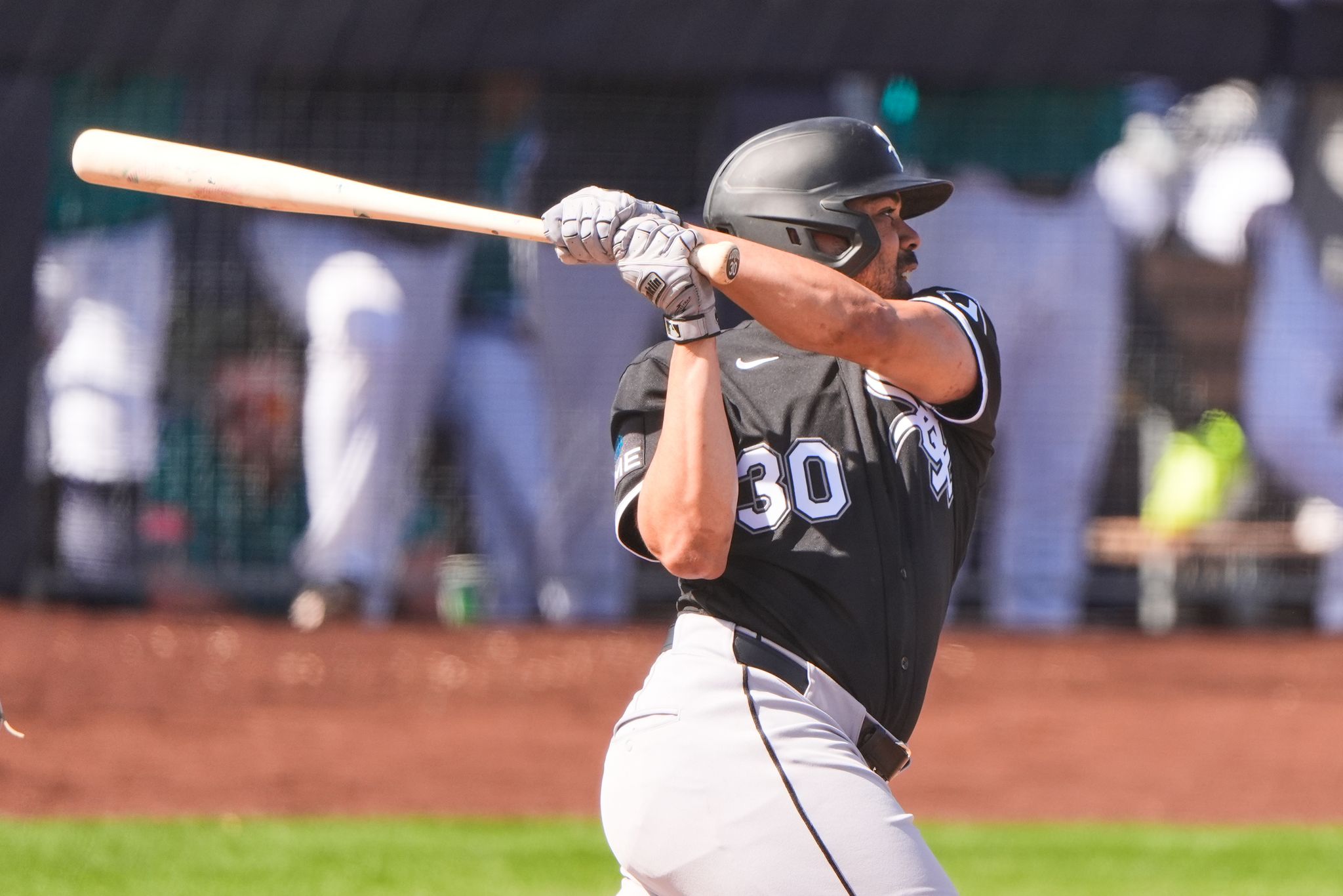 Astros add a left-handed bat in veteran outfielder LaMonte Wade Jr.