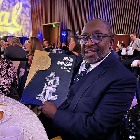 His parents were mayors. Can a Bay Area legend follow their footsteps?
