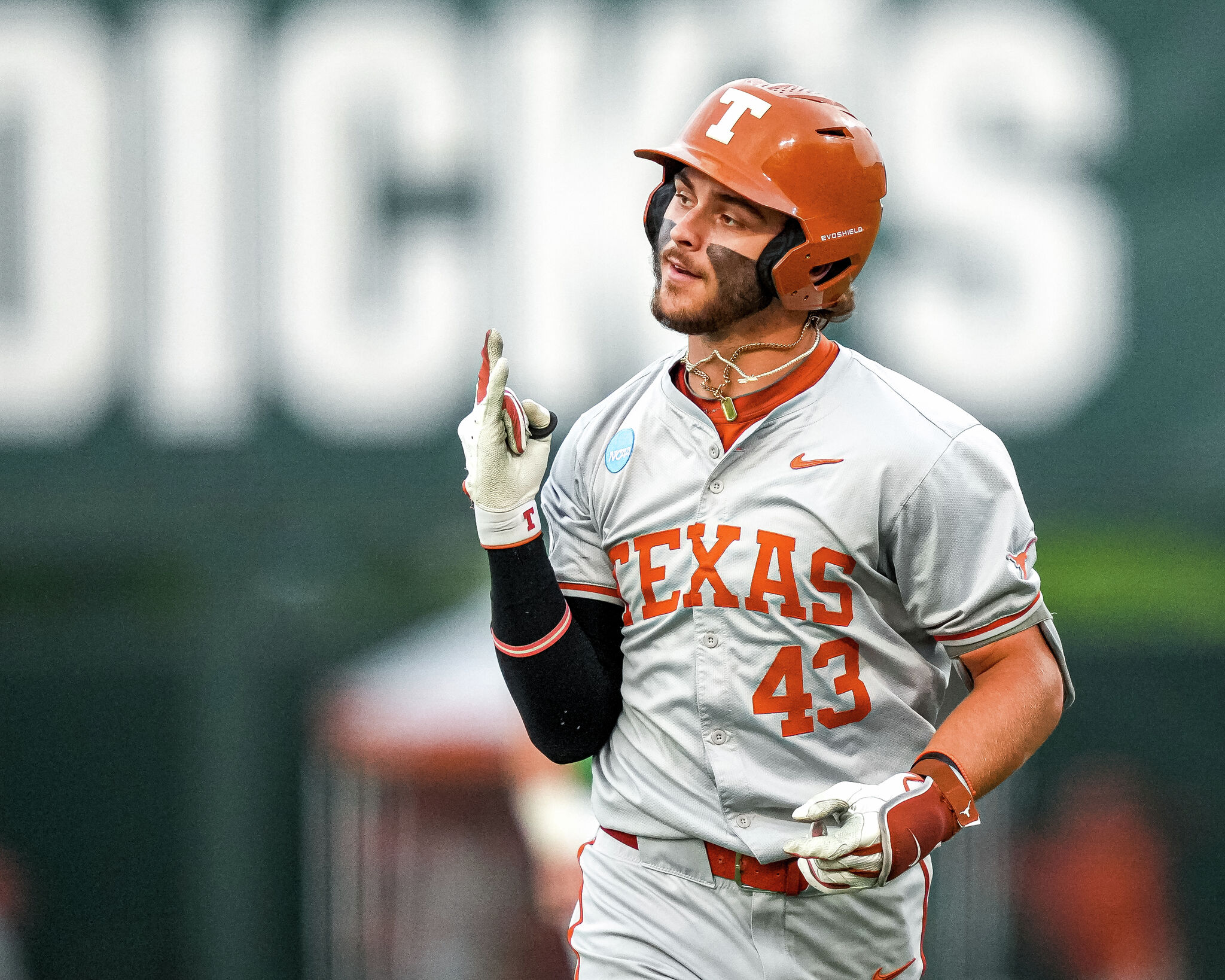 Inside Texas Longhorns' latest celebration after big hits
