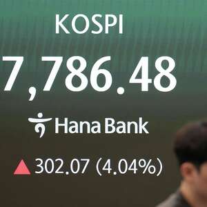 Asian shares mostly advance as tech stocks rebound from sell-offs, while oil prices slip