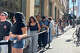 Linjen til Ariana Grandes pop-up butik i San Francisco.