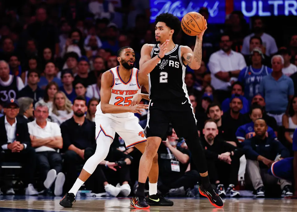 San Antonio Spurs guard Dylan Harper (2) looks to make a pass during the fourth quarter of Game 4 of the NBA Finals at Madison Square Garden in New York, Wednesday, June 10, 2026. The Knick defeated the Spurs 107-106, leading the series 3-1.