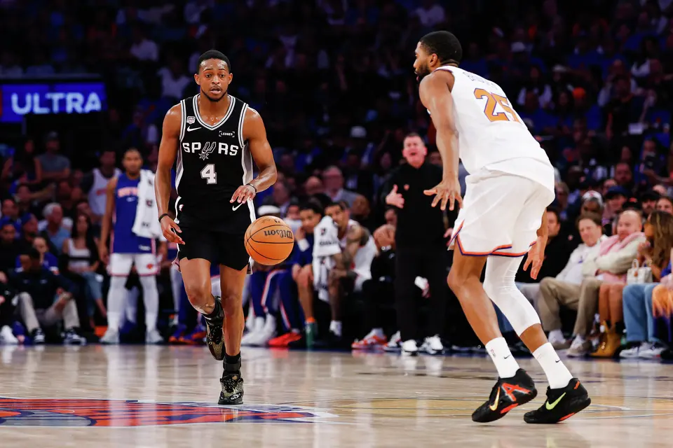 San Antonio Spurs guard De'Aaron Fox (4) dribbles the ball down the court during the second quarter of Game 4 of the NBA Finals at Madison Square Garden in New York, Wednesday, June 10, 2026.