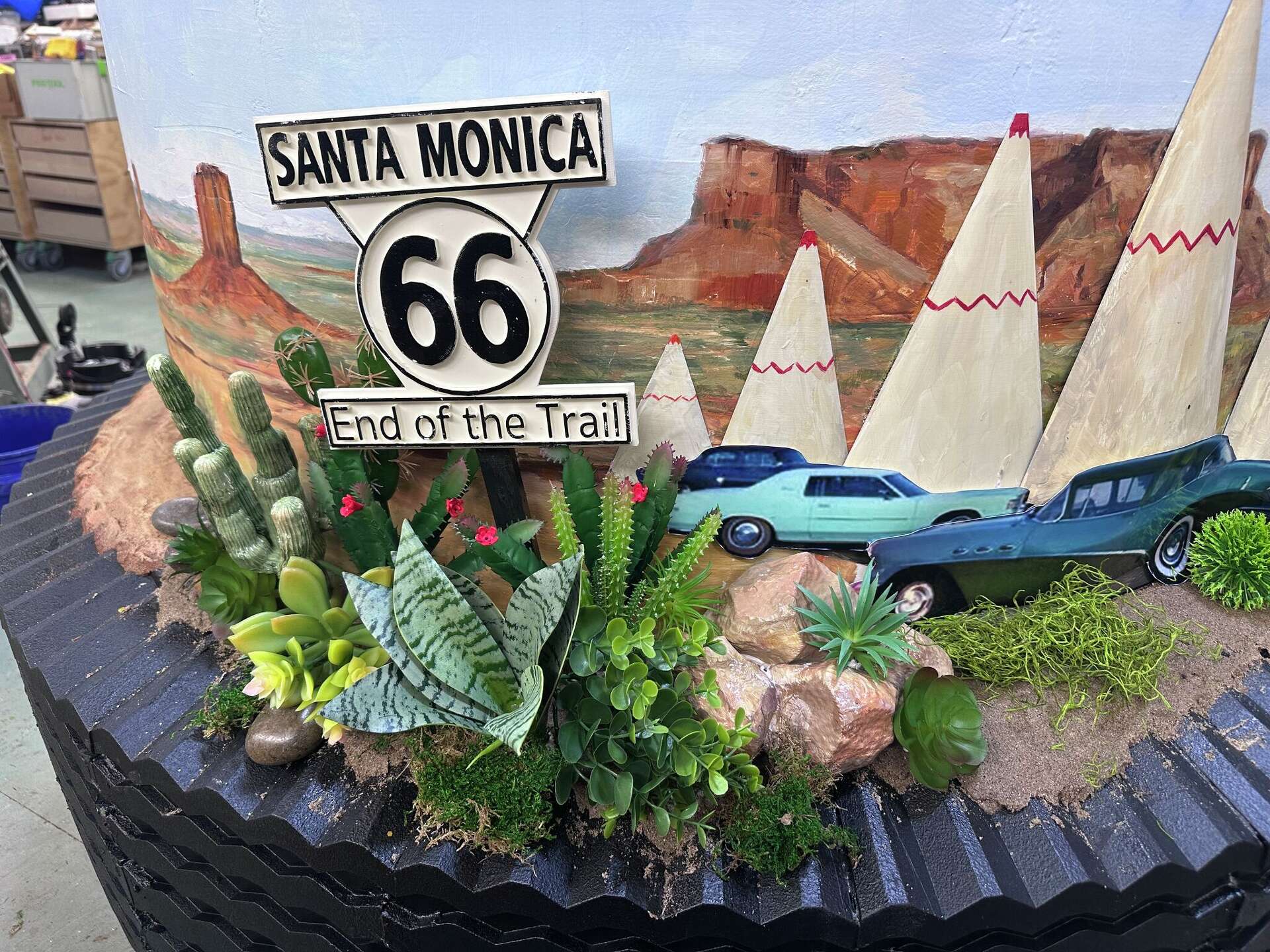 CRASH GATE 旧ライン アートボード ROUTE66 Route 66 art exhibition opens at Edwardsville gallery