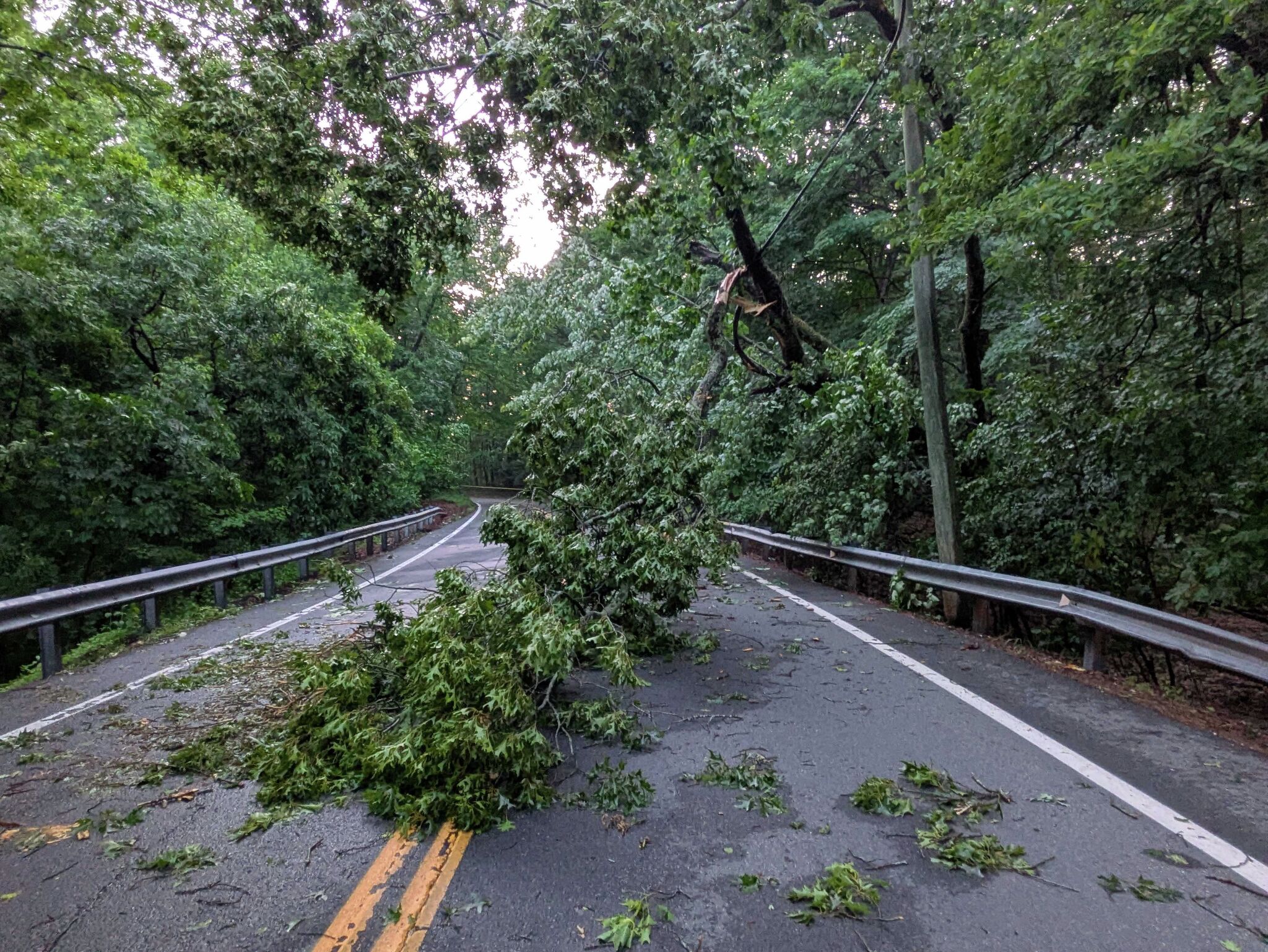 Damaging wind gusts possible as storms move into CT overnight
