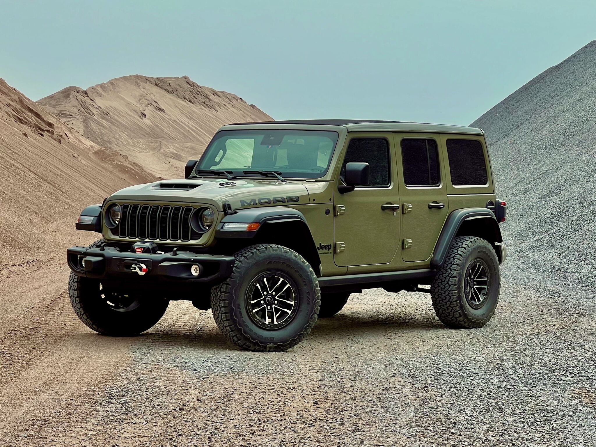 Jeep Cherokee Hybrid 2026 vs. Wrangler Moab 392