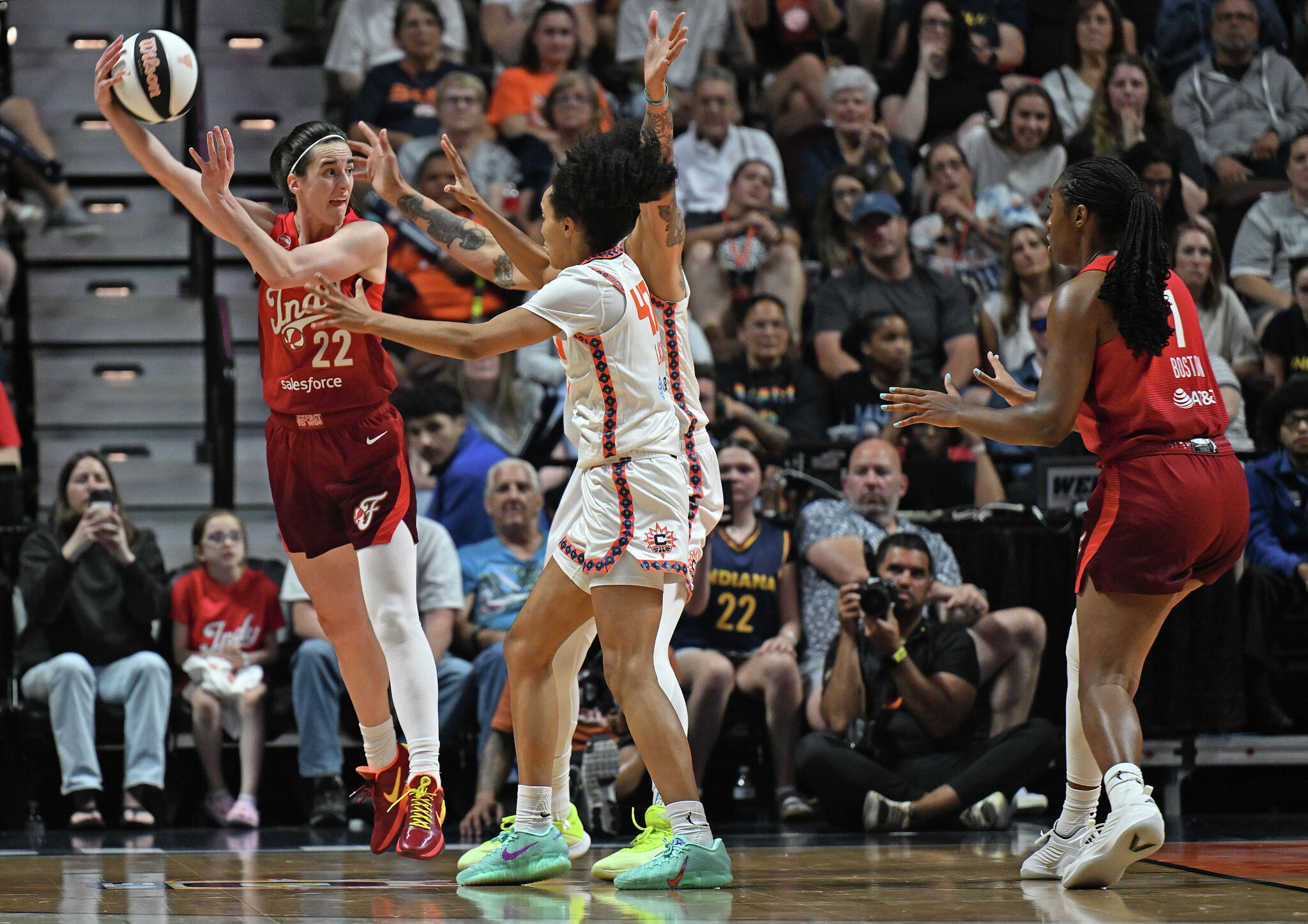Despite late-game push, CT Sun fall to Caitlin Clark, Indiana Fever