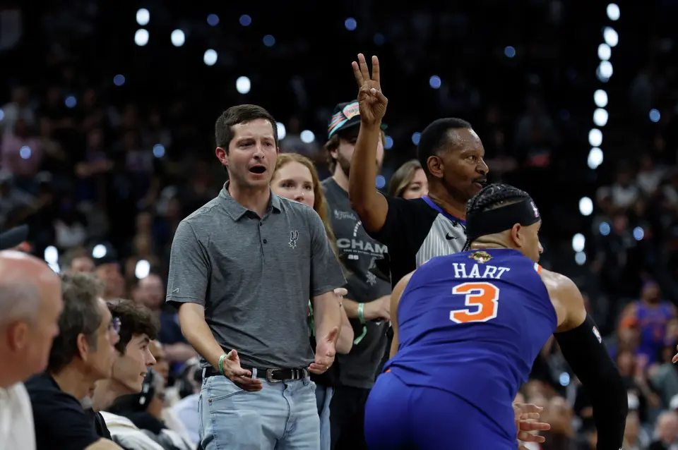 A spurs fan heckles New York Knicks guard Josh Hart (3) during the second quarter of game five of the NBA Championship at Frost Bank Center on Saturday, June13, 2026.