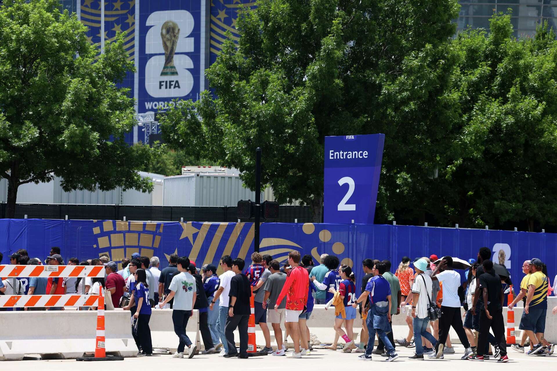 Fans descend on Arlington for Dallas Stadium's first World Cup match