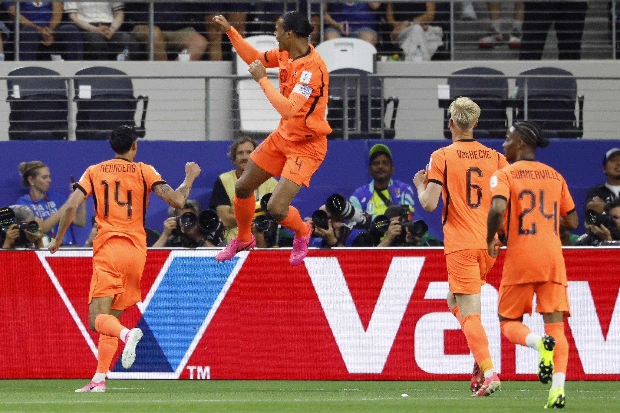 Dallas Stadium Earns High Marks After Thrilling World Cup Debut