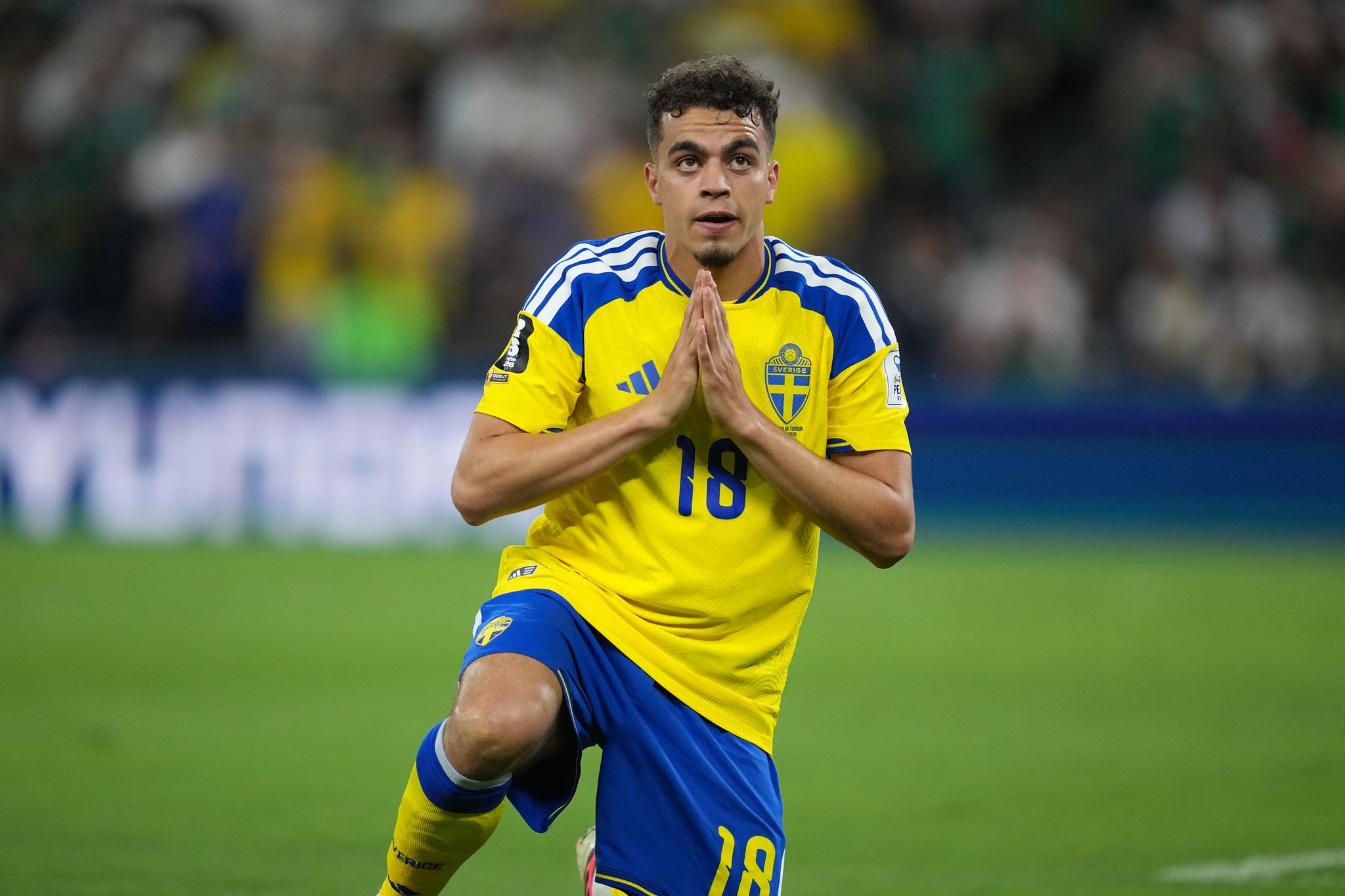 Sweden Dominates Tunisia 5-1, Takes Early Lead in World Cup Group F