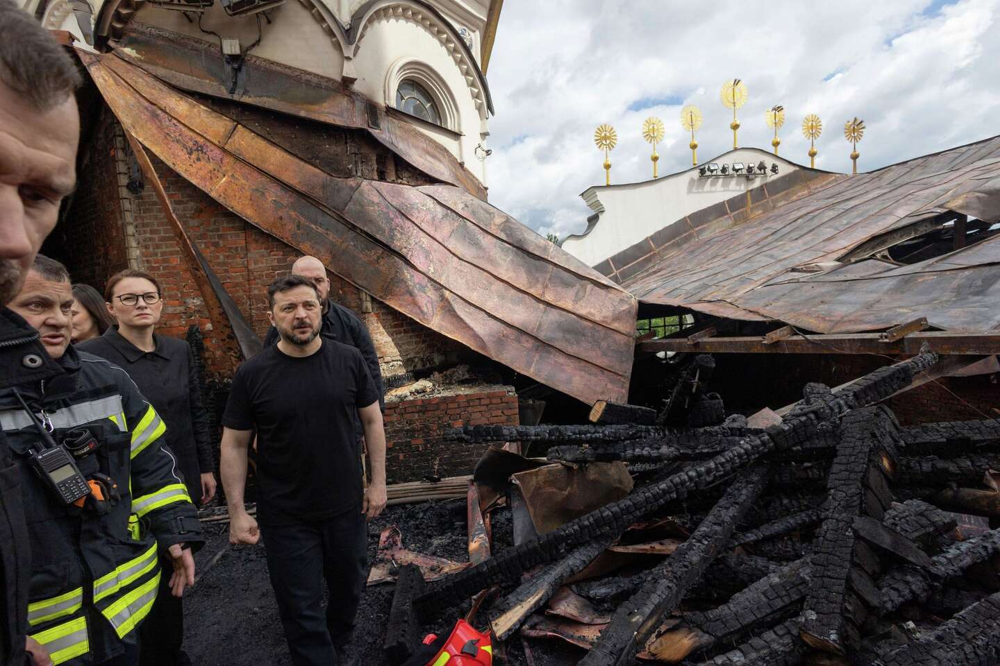 Ukraine starts EU membership talks and faces years of reforms while ...