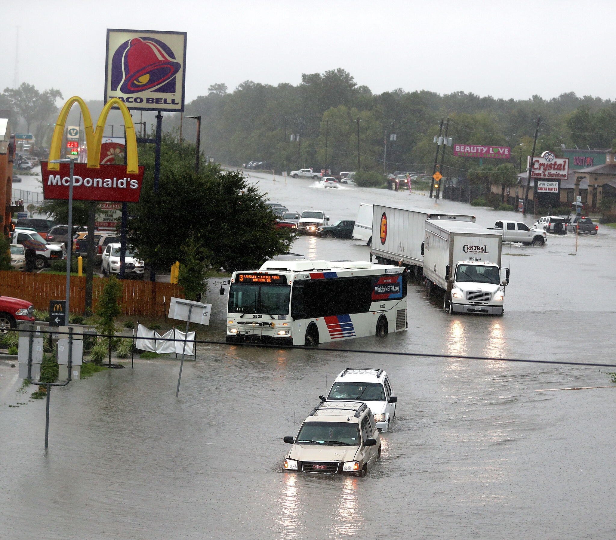 Tropical system triggers flash flood warning in Southeast Texas