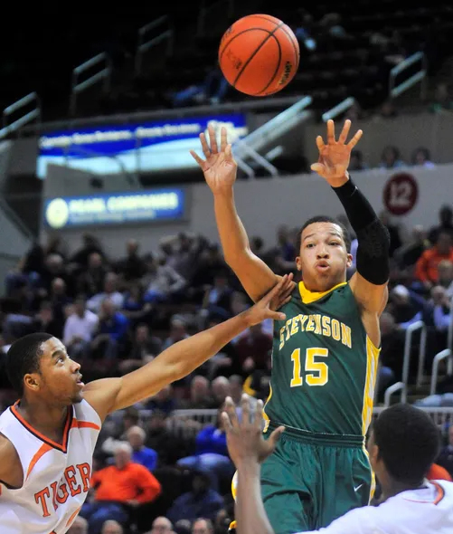 More than a decade before Jalen Brunson led the New York Knicks to their first NBA championship since 1973, Edwardsville's Shawn Roundtree Jr.saw him up close in the IHSA state tournament.