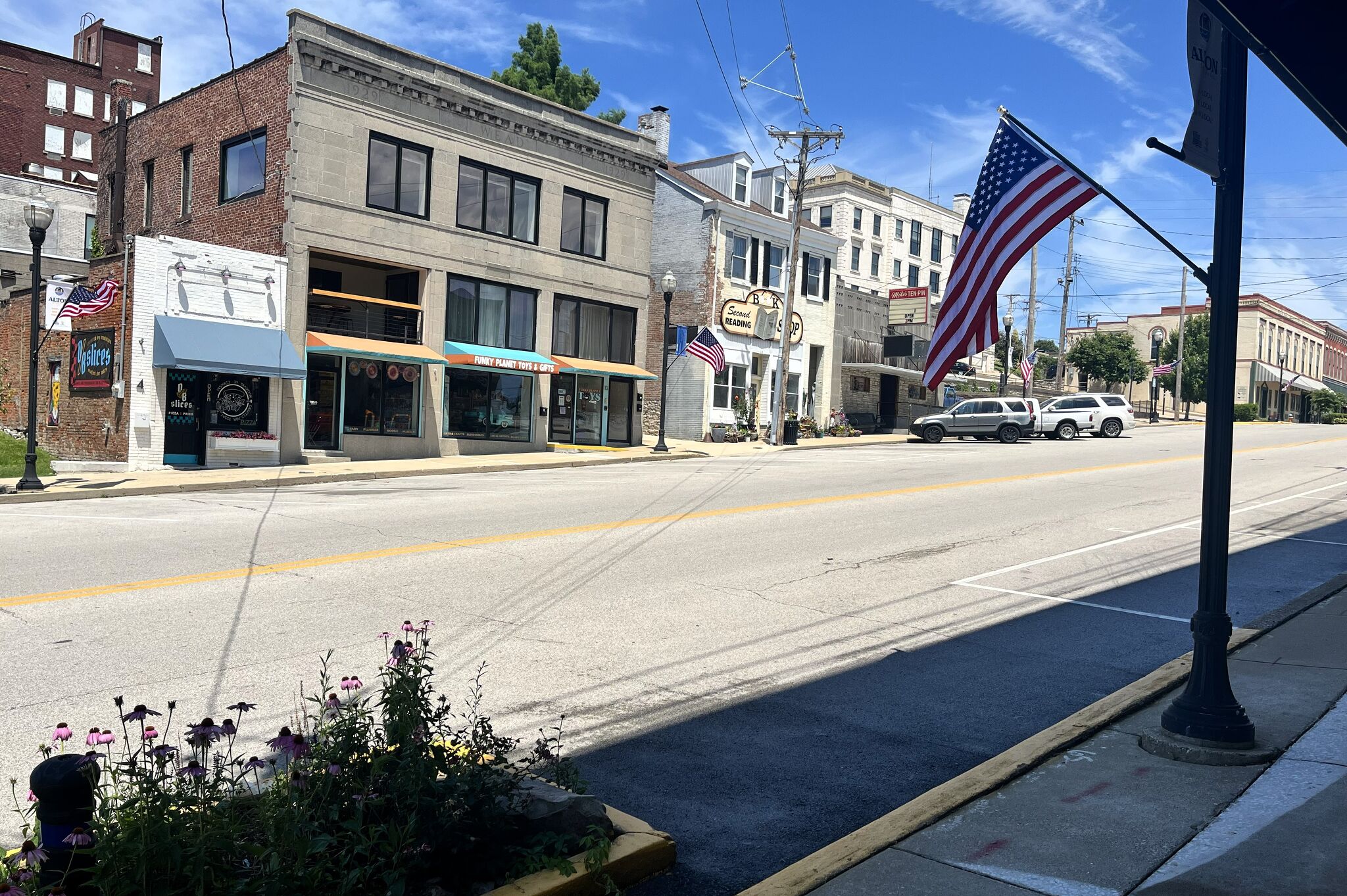 Why 100 new U.S. flags are flying across Downtown Alton through Labor Day weekend