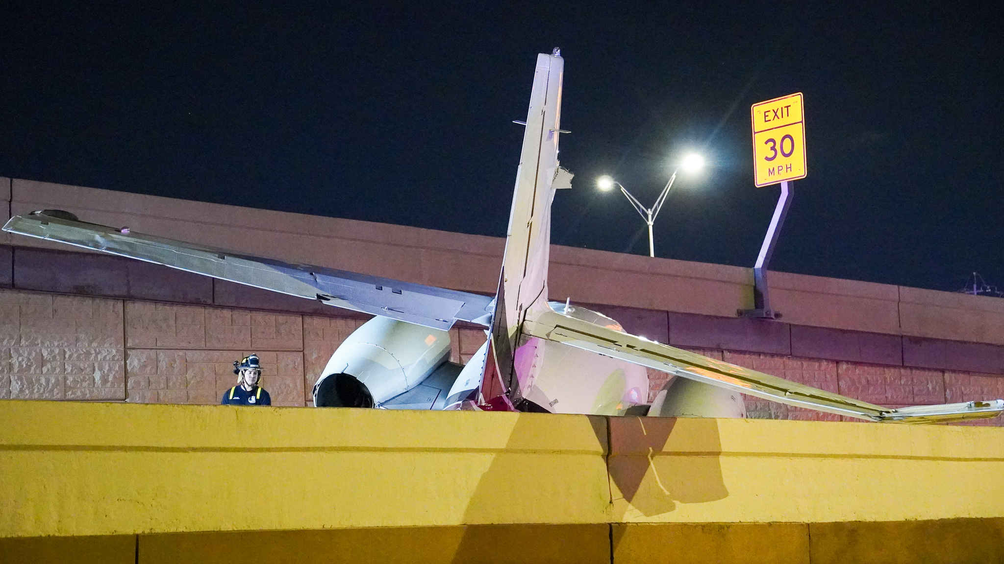 Video, photos show wreckage after Austin-bound plane crashes in Laredo